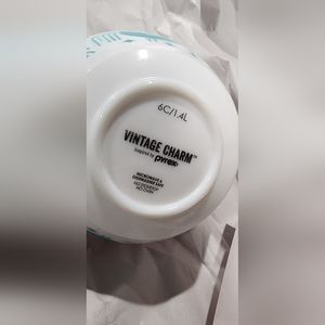 Vintage charm inspired by pyrex bowl